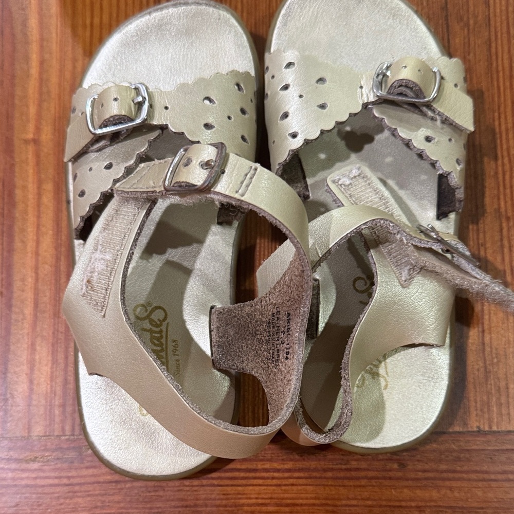 Footmates gold sandals